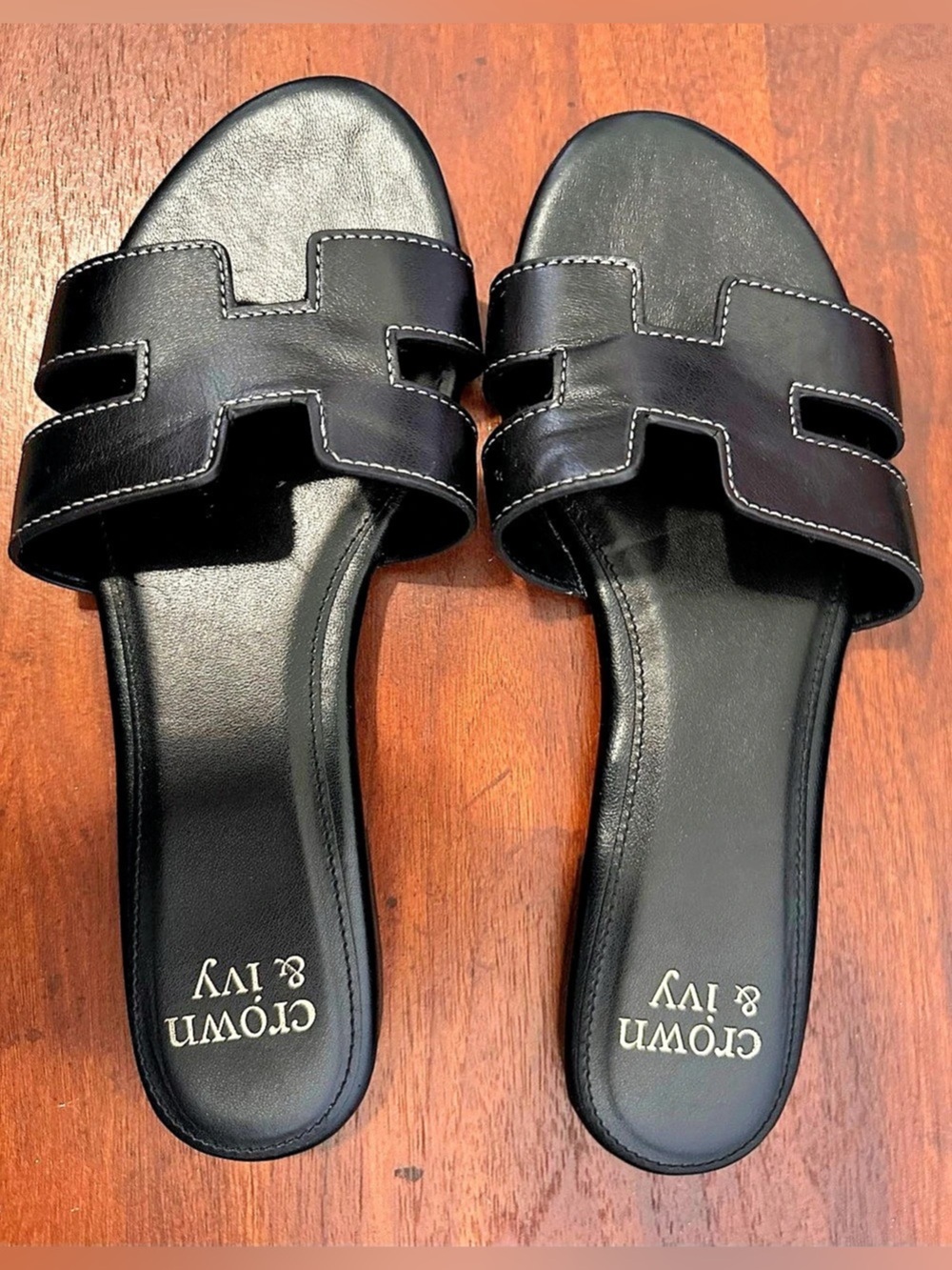 Crown & Ivy H Slide Sandals in Black US 8 1/2